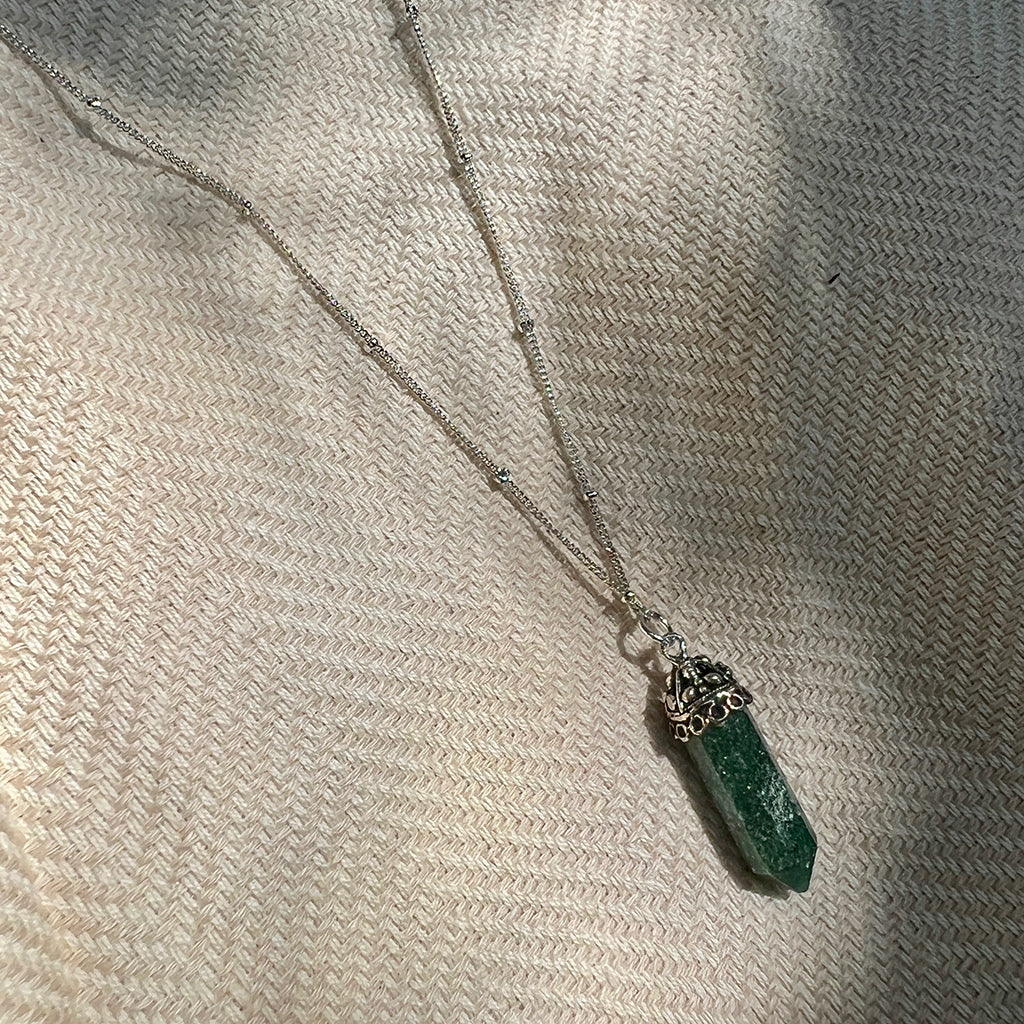 Emerald Smooth Tumble Pendant Necklace 18 Inch Chain Necklace May  Birthstone Necklace Manufacturer in Jaipur, Rajasthan