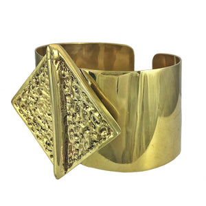 Hammered bombshell cuff gold