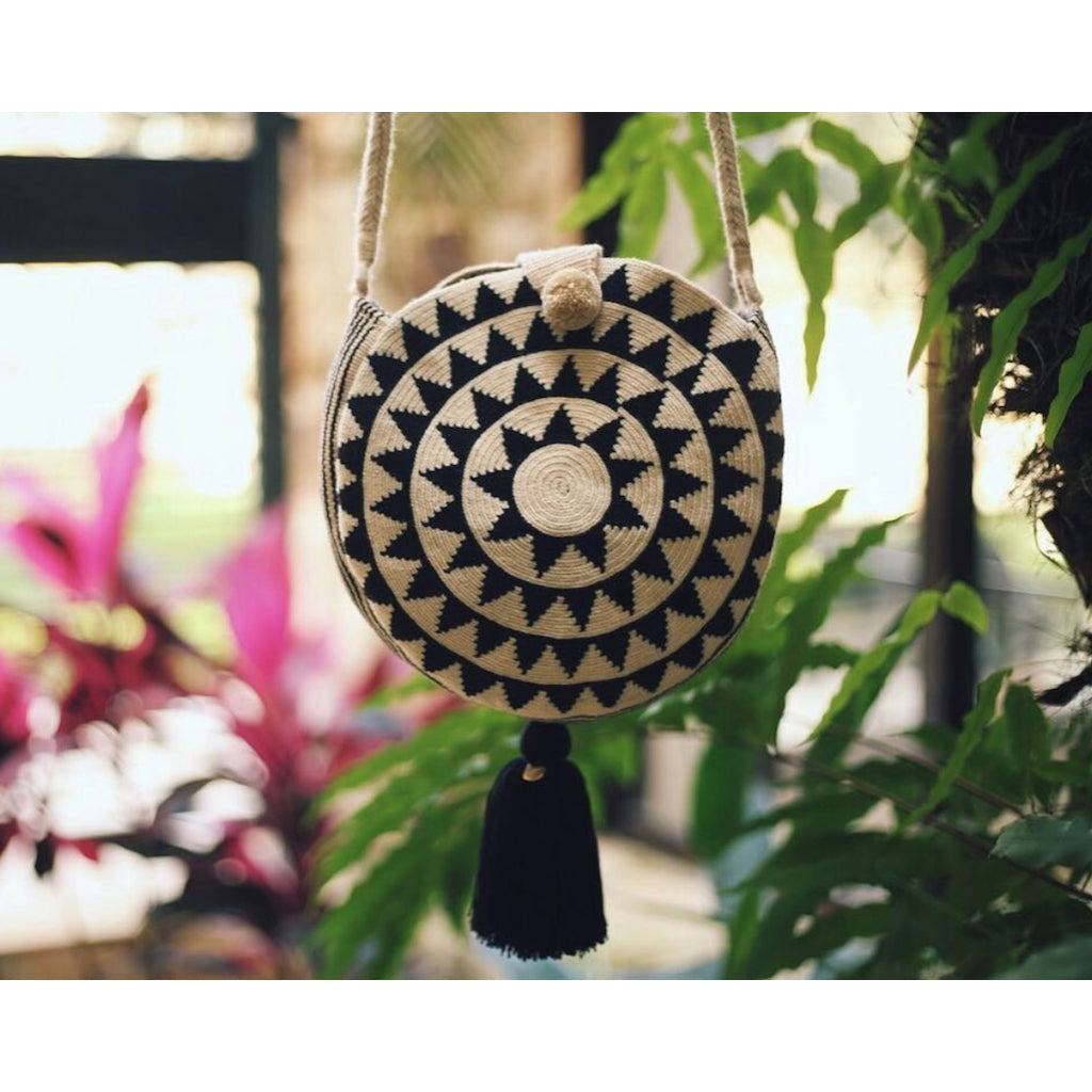 Round Geometric Black Wayuu Bag